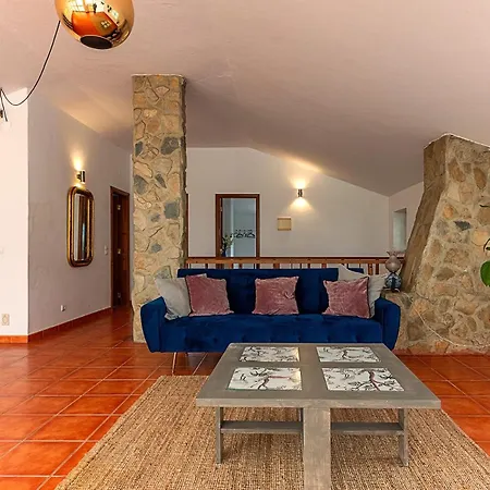 Marmeleira Villa *
